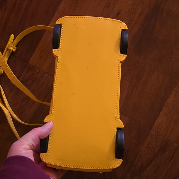 "Kate Spade" Yellow WV Car-Shaped Crossbody Bag - Picture 2 of 6